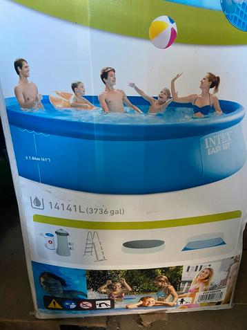 Piscine de +-4m60 de diamètre + kit aspirateur de nettoyage beschikbaar voor biedingen