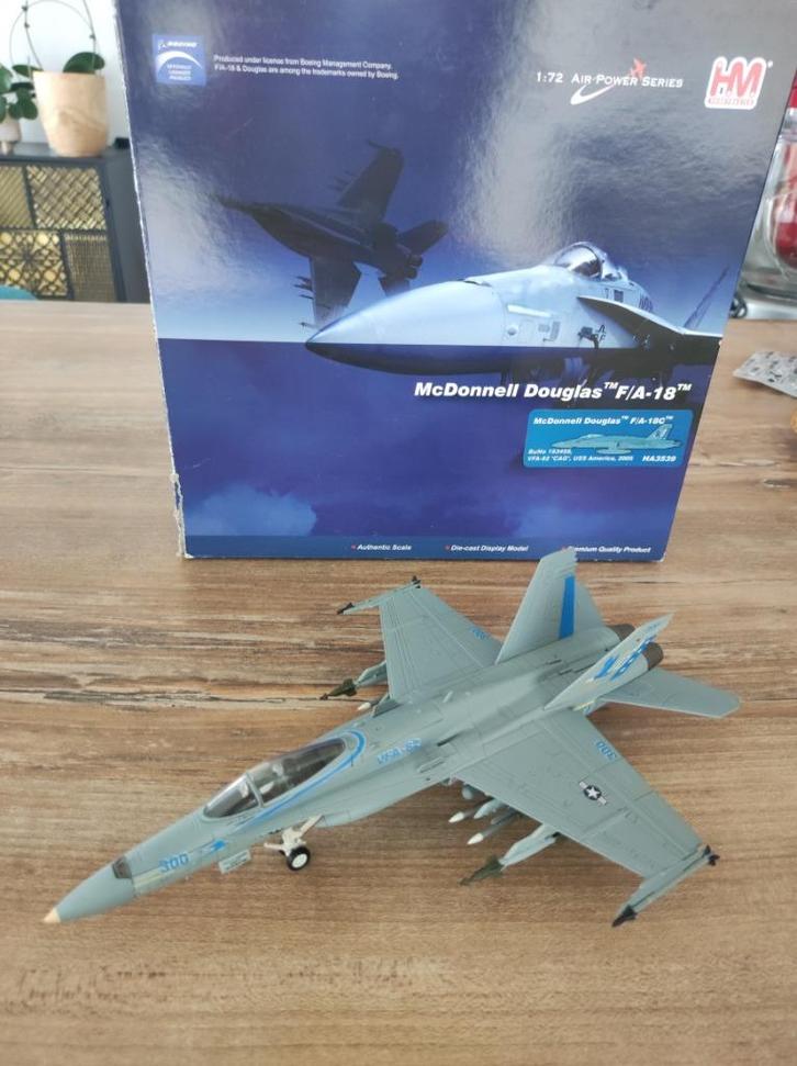 Schaalmodel 1/72 metalen militaire vliegtuigen, Hobby en Vrije tijd, Modelbouw | Vliegtuigen en Helikopters, Zo goed als nieuw