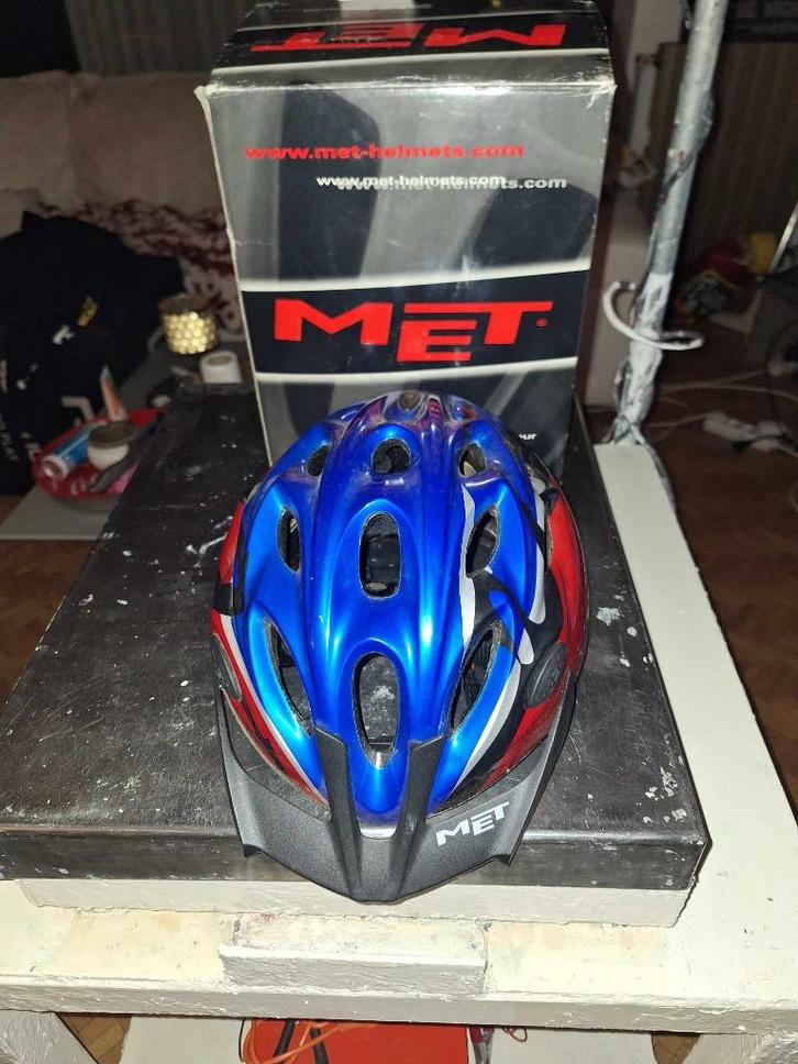 MET Badboy fietshelm te koop!, Sport en Fitness, Wielrennen, Gebruikt, Helm, Ophalen of Verzenden