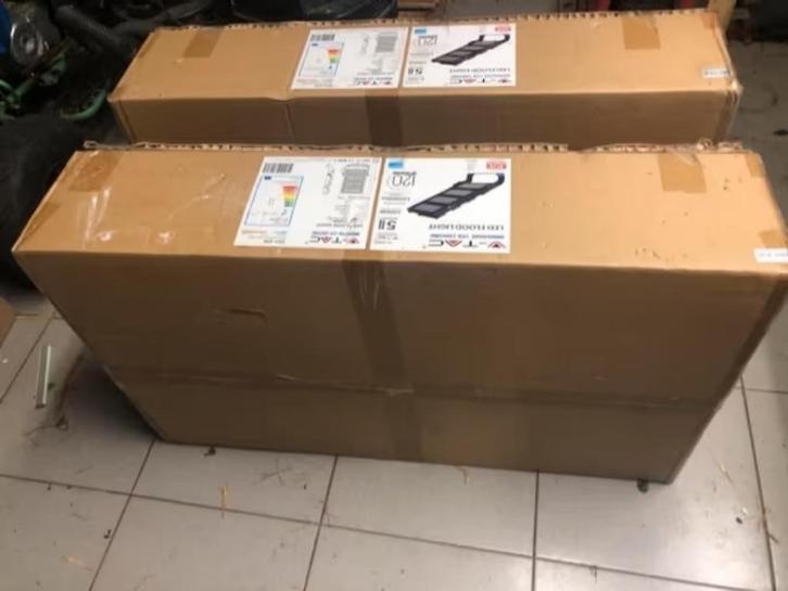 Piste / Terrein verlichting VTAC VT-1003 Led staler 1000W, Doe-het-zelf en Bouw, Bouwverlichting, Nieuw, Lamp met armatuur, 500 watt of meer