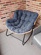 Rotan schommelstoel met kussen, Tuin en Terras, Ophalen, Zo goed als nieuw, Rotan