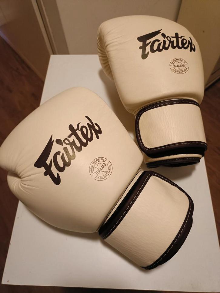 Fairtex 12OZ Muay Thai Bokshandschoenen, Sport en Fitness, Boksen, Zo goed als nieuw, Bokshandschoenen, Ophalen of Verzenden