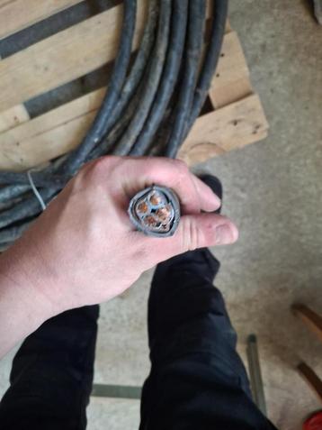 Zware gewapende grondkabel XVAVB 425 mm² –  53 m beschikbaar voor biedingen