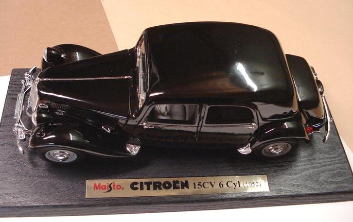 1/18 Citroen 15CV 6Cyl - 1952– zwart – Maisto, Hobby en Vrije tijd, Modelauto's | 1:18, Zo goed als nieuw, Auto, Maisto, Ophalen of Verzenden