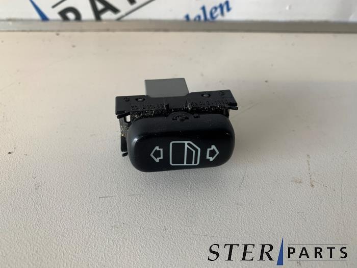 Commutateur vitre électrique d'un Mercedes SLK, Autos : Pièces & Accessoires, Tableau de bord & Interrupteurs, Mercedes-Benz, Utilisé