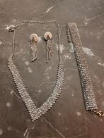 Set met strasjes: ketting, oorbellen en armband, Overige materialen, Ophalen of Verzenden, Zo goed als nieuw, Met strass