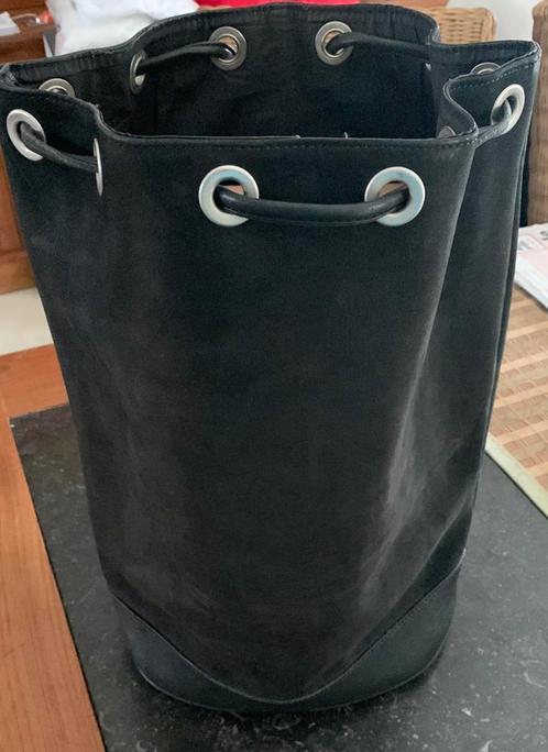 Kipling robuuste Nubuck leder schoudertas, Handtassen en Accessoires, Tassen | Damestassen, Gebruikt, Handtas, Zwart, Ophalen of Verzenden