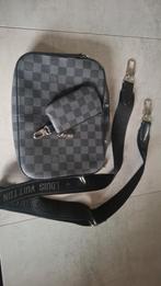 Lv heuptas, Handtassen en Accessoires, Tassen | Schoudertassen, Zwart, Zo goed als nieuw, Leer, Ophalen