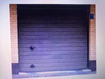 Garagepoort met afstandsbediening, Doe-het-zelf en Bouw, Ophalen, Gebruikt, Garagedeur