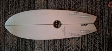 Zgan surfboard-fishtail - quad setup 5'7x22"2'56 (33,8ltr)  beschikbaar voor biedingen