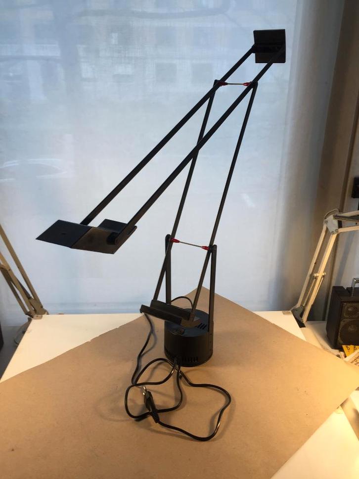 Artemide Tizio 50 lamp - te repareren, Huis en Inrichting, Lampen | Tafellampen, Gebruikt, 75 cm of meer, Metaal, Ophalen