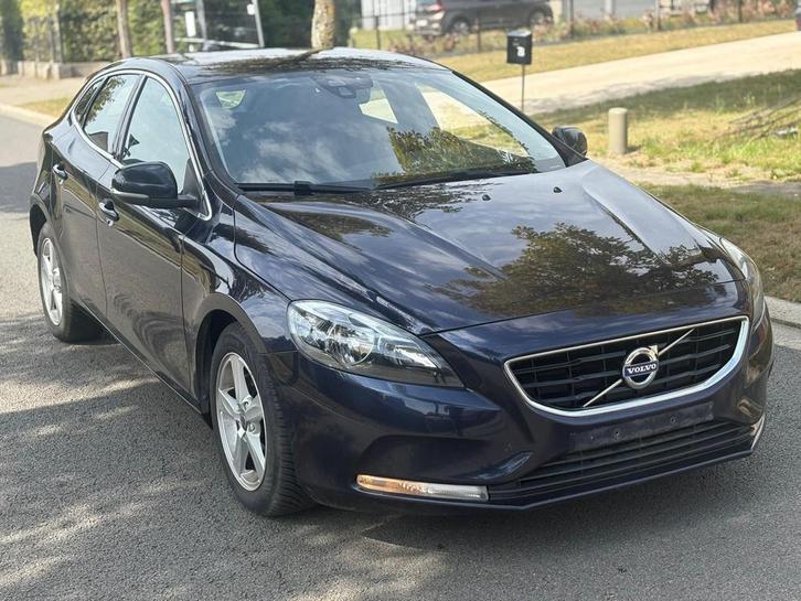VOLVO V40 2016 2.0 diesel 88kW, Autos, Volvo, Particulier, V40, Diesel, Enlèvement