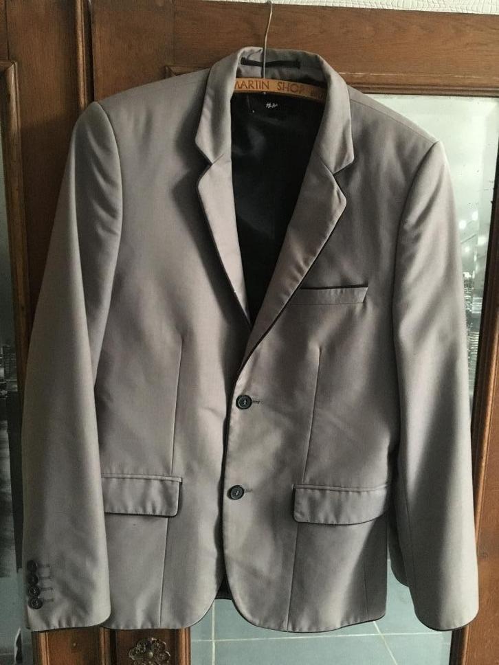 Mooie colbert licht grijs maat 46 (small)met boord, Vêtements | Hommes, Costumes & Vestes, Comme neuf, Taille 46 (S) ou plus petite