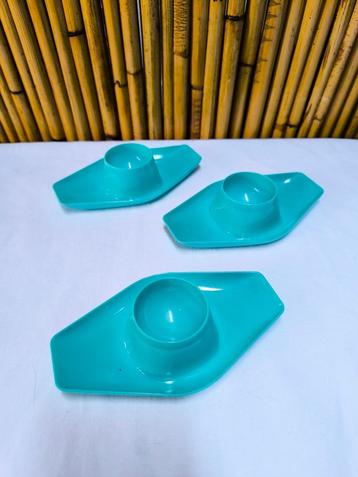 3 eierdopjes type „boot” vintage 1970 turkoois plastic DBP beschikbaar voor biedingen