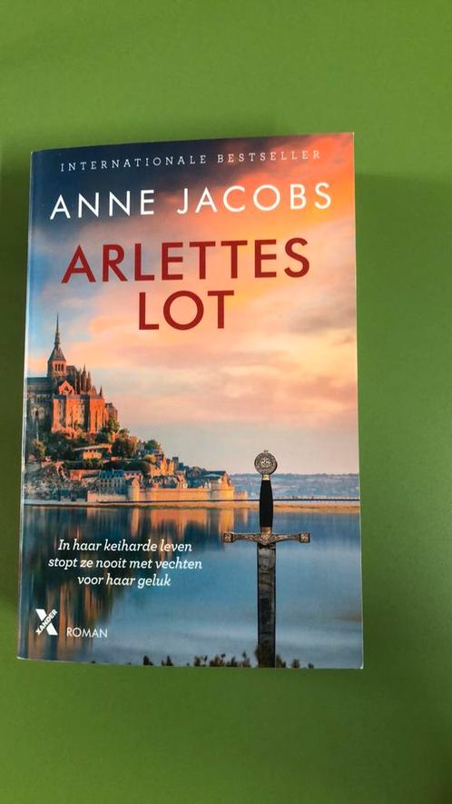Anne Jacobs - Arlettes lot, Boeken, Literatuur, Zo goed als nieuw, Ophalen of Verzenden