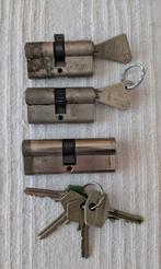 3 cilinder sloten met sleutels, Doe-het-zelf en Bouw, Hang- en Sluitwerk, Ophalen of Verzenden, Gebruikt, Slot