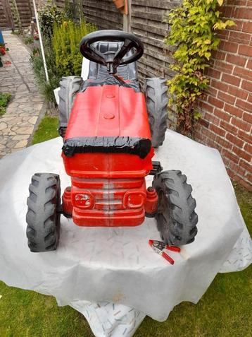 Kindertractor beschikbaar voor biedingen