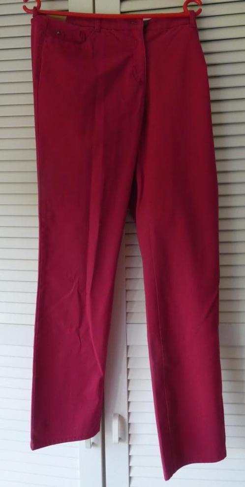 Brax donkerrode broek, Kleding | Dames, Broeken en Pantalons, Gedragen, Maat 42/44 (L), Rood, Ophalen of Verzenden