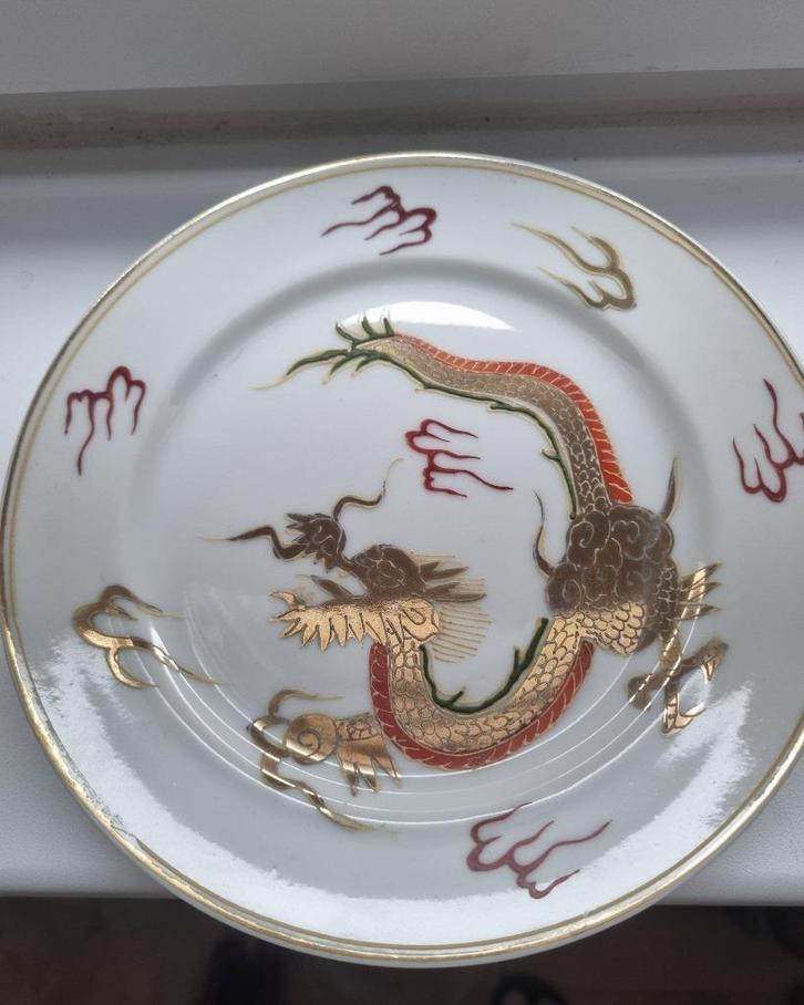 2 x drakenmotief Aziatisch porseleinen bordjes, Huis en Inrichting, Keuken | Servies, Gebruikt, Bord(en), Overige stijlen, Porselein