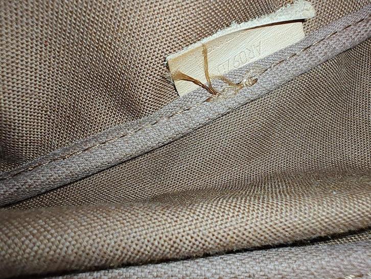 Louis Vuitton Saumur 35 – Authentieke Vintage Crossbody Tas, Handtassen en Accessoires, Tassen | Schoudertassen, Gebruikt, Overige merken