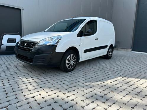 Peugeot partner|1.6hdi|2016|euro5|ggv|cruisecontrol|btw, Auto's, Bestelwagens en Lichte vracht, Bedrijf, ABS, Airbags, Airconditioning