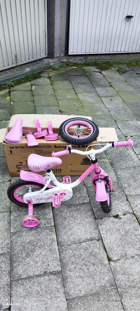 Vélo fille  avec boîte et d autre pièces neuves, Vélos & Vélomoteurs, Vélos | Filles, Comme neuf, 14 pouces ou moins, Frein à main