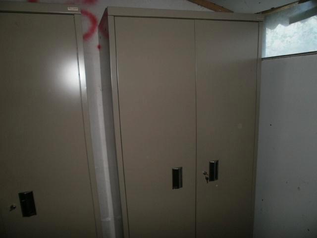 Metalen kasten met verstelbare leggers, Huis en Inrichting, Kasten | Roldeurkasten en Archiefkasten, Zo goed als nieuw, 150 tot 200 cm