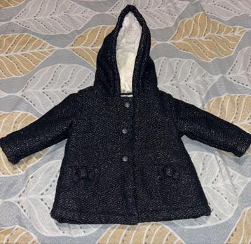 A vendre une Veste + un Ensemble + un Bonnet taille 6-9 mois beschikbaar voor biedingen