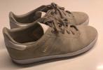 Grijze/Beige Adidas schoenen maat 38, Kleding | Dames, Schoenen, Beige, Ophalen of Verzenden, Zo goed als nieuw, Sneakers