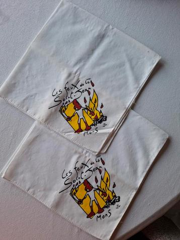 Lot de deux foulards des feux de la Saint-Jean Mons beschikbaar voor biedingen