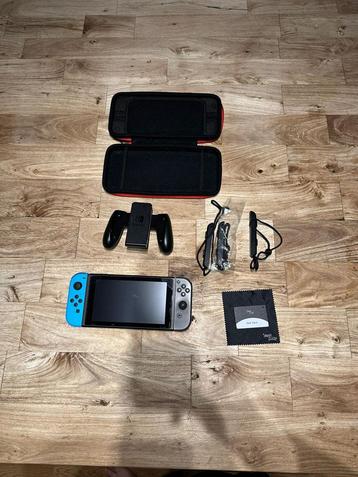 Nintendo Switch – Met Controller en Beschermhoes beschikbaar voor biedingen