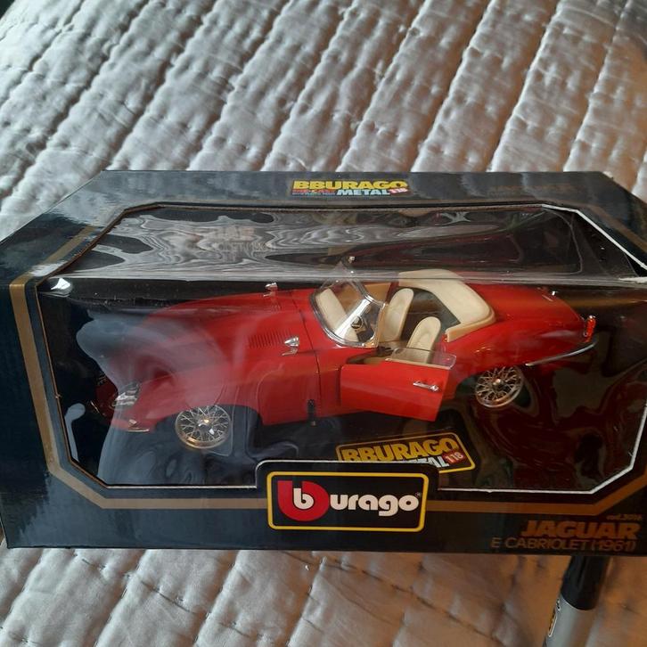 JAGUAR E-type CABRIO 1961 *MIB* 1/18 BURAGO. *NIEUW*, Hobby en Vrije tijd, Modelauto's | 1:18, Nieuw, Auto, Burago, Ophalen