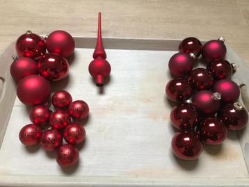 Kerstballen rood mat & glanzend - uitstekende staat beschikbaar voor biedingen