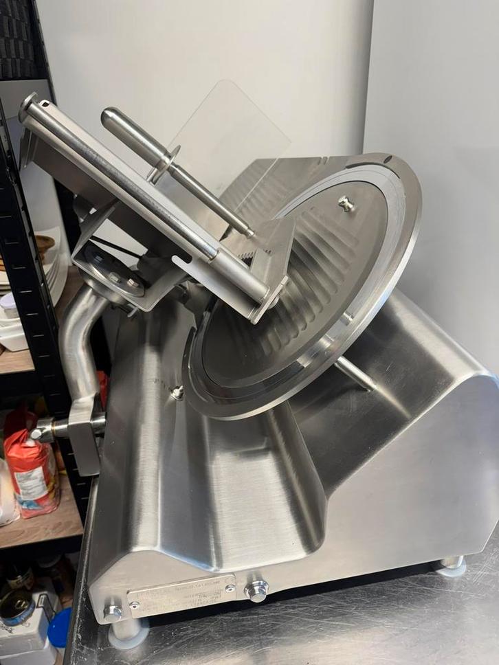 Trancheuse parfait état peu servi, Articles professionnels, Horeca | Équipement de cuisine, Nettoyage, Enlèvement