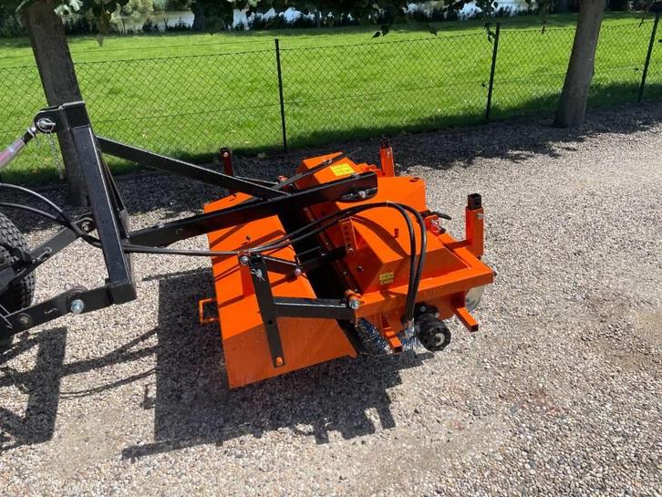Veegmachine VG125 voor Minitractor / Mini tractor (bj 2026), Zakelijke goederen, Machines en Bouw | Onderhoud en Reiniging