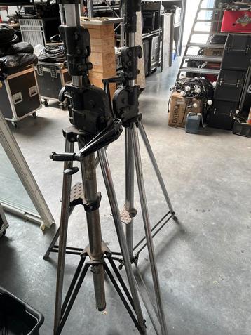2 x manfrotto windup statief beschikbaar voor biedingen