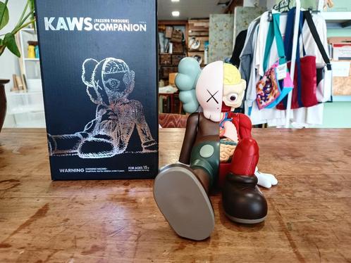 Kaws sitting dissected companion 25cm hoog in doos art toy, Antiek en Kunst, Kunst | Designobjecten, Ophalen of Verzenden