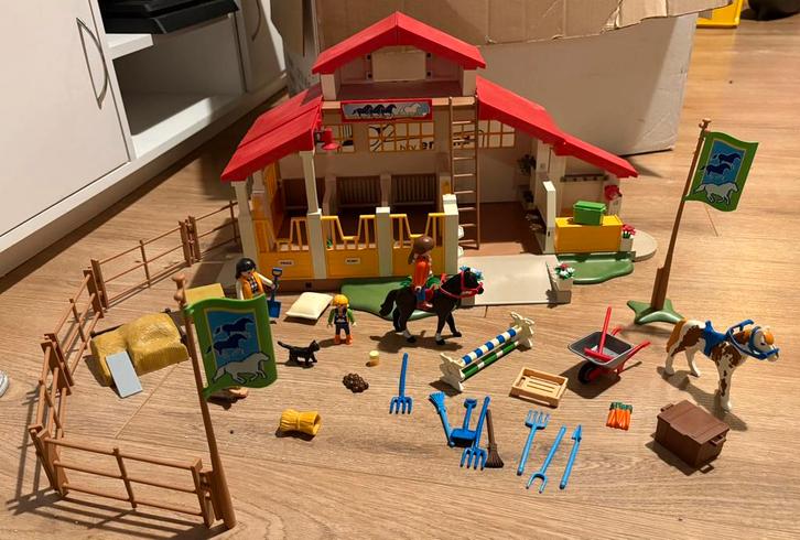 Playmobil Grote Paardenstal / Manege met accessoires, Kinderen en Baby's, Speelgoed | Playmobil, Gebruikt, Ophalen of Verzenden