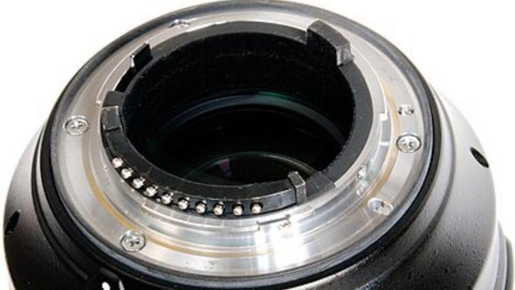 Gezocht - defecte lens Nikon F mount, Audio, Tv en Foto, Foto | Lenzen en Objectieven, Gebruikt, Ophalen of Verzenden