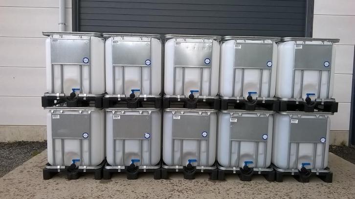Cuves IBC 640 litres occasion rénovée, Tuin en Terras, Regentonnen, Gebruikt, Kunststof, 150 liter of meer, Met kraantje, Ophalen of Verzenden