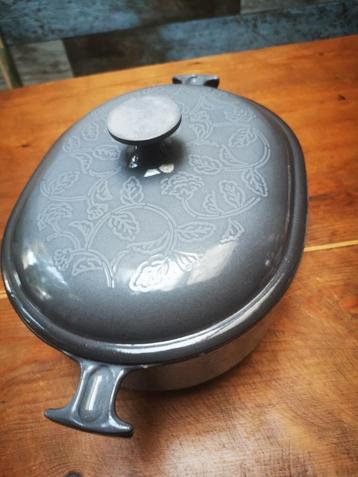 Le creuset Enzo Mari 25 beschikbaar voor biedingen