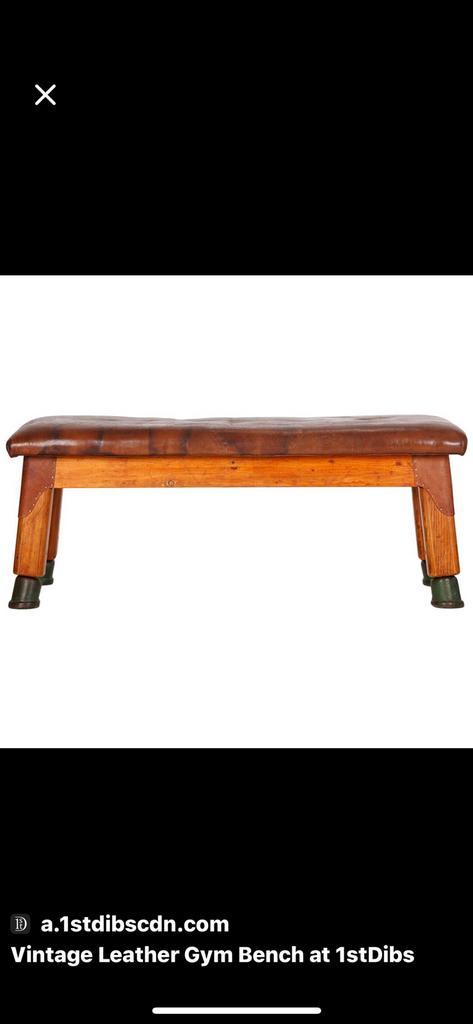Titel: Vintage turnbank – hout & cognac leer – jaren 50/60, Huis en Inrichting, Zetels | Voetbanken en poefs, Gebruikt, Hout, Leer