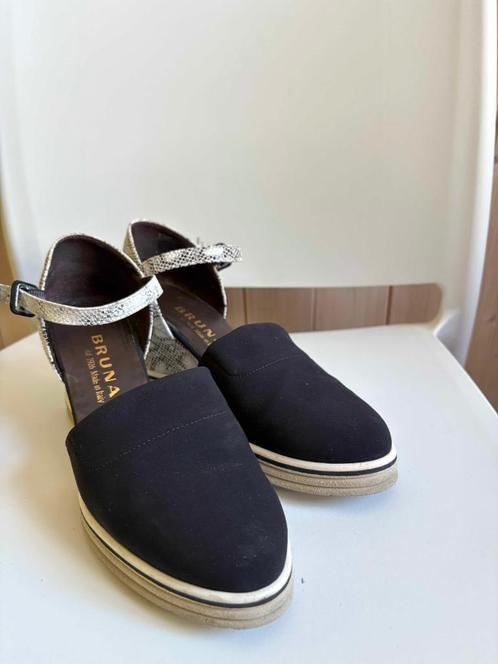 Mooie sleehak schoenen Brunate mt 38, Kleding | Dames, Schoenen, Gedragen, Schoenen met hoge hakken, Zwart, Ophalen of Verzenden