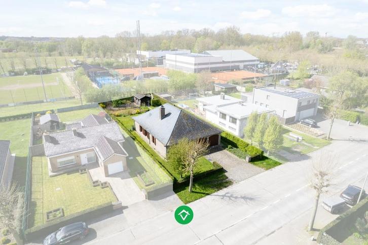 Alleenstaande woning met drie slaapkamers en dubbele garage, Immo, Huizen en Appartementen te koop, Provincie West-Vlaanderen