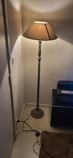 Houten staanlamp, Huis en Inrichting, Lampen | Vloerlampen, Ophalen, Zo goed als nieuw