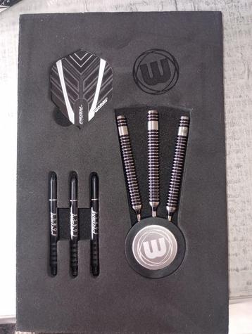 Winmau blackout, Enlèvement, Neuf, Fléchettes