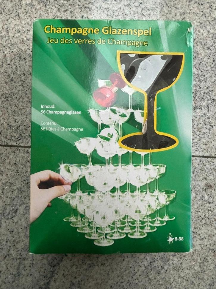 champagne glazenspel, Hobby en Vrije tijd, Gezelschapsspellen | Overige, Zo goed als nieuw, Ophalen of Verzenden