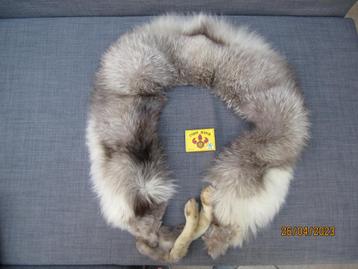 Lot de toques et écharpes en fourrure beschikbaar voor biedingen