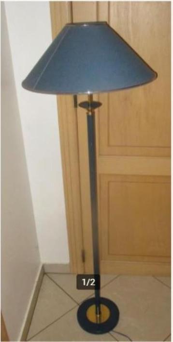 Leuke Retro Staande Lamp met kap beschikbaar voor biedingen