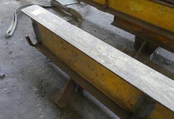 Kraanheffer van 5 ton met haken. 5,50mx12lx28cm H beschikbaar voor biedingen